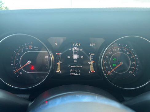 Used 2020 Jeep Gladiator Overland AWD/4WD image 19