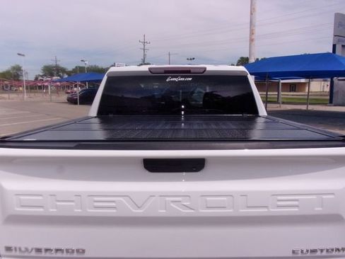 Used 2021 Chevrolet Silverado 1500 Custom AWD/4WD image 10