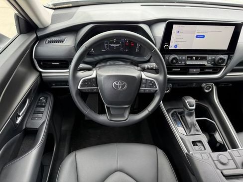 Used 2025 Toyota Grand Highlander FWD image 27