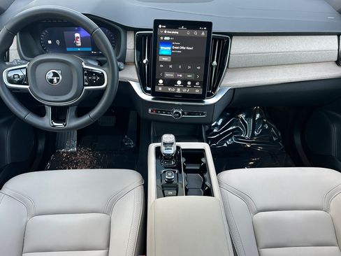 Certified 2026 Volvo XC90 B5 Core AWD/4WD image 16