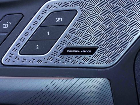 Certified 2025 BMW X2 xDrive28i w/ Premium Package image 16