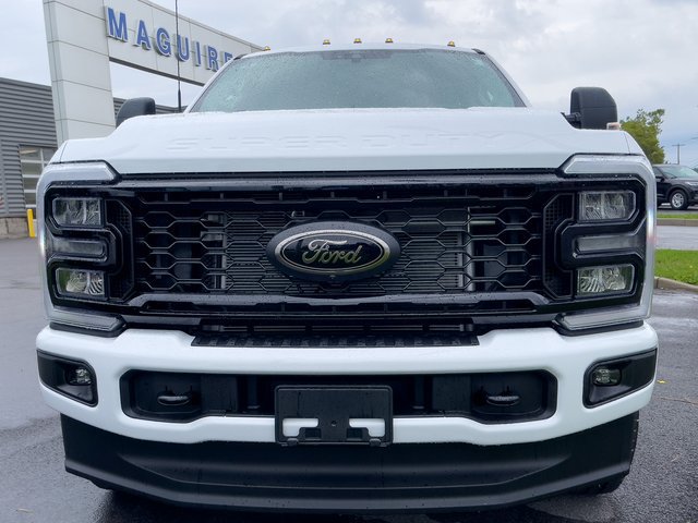 New 2026 Ford F250 XLT w/ XLT Premium Package AWD/4WD image 2