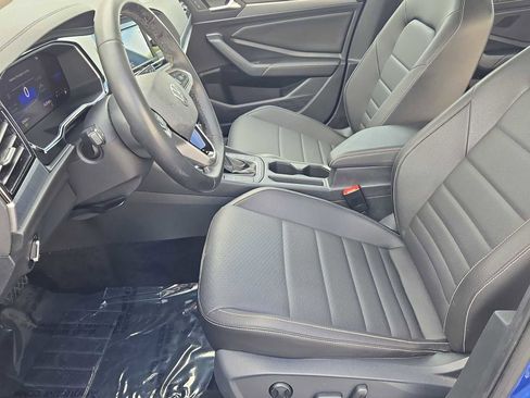 Used 2022 Volkswagen Jetta SE w/ Panoramic Sunroof Package image 17