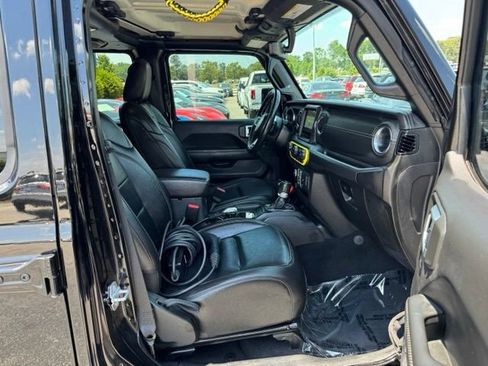 Used 2021 Jeep Wrangler Unlimited Sahara w/ Cold Weather Group AWD/4WD image 9