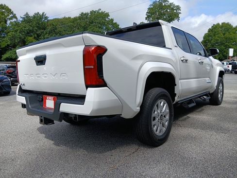 Used 2024 Toyota Tacoma SR5 AWD/4WD image 6