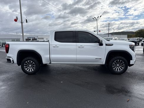 Used 2023 GMC Sierra 1500 AT4 image 2
