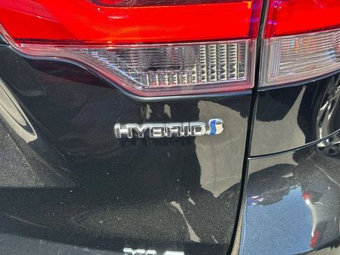 Used 2018 Toyota Highlander XLE AWD/4WD image 7