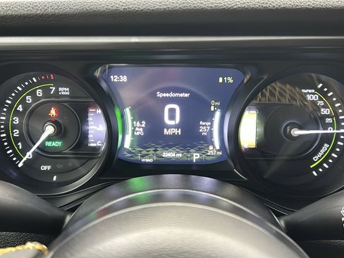 Used 2024 Jeep Wrangler Unlimited image 29