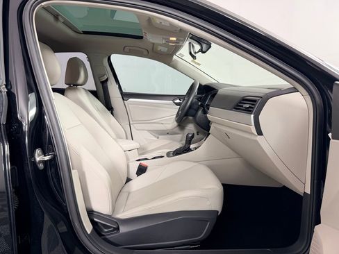 Used 2020 Volkswagen Jetta SE w/ SE Cold Weather Package image 31