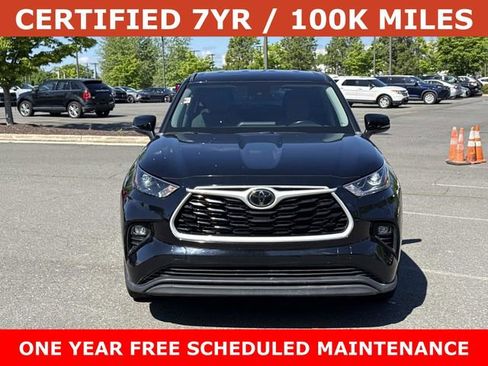 Used 2024 Toyota Highlander LE FWD image 6