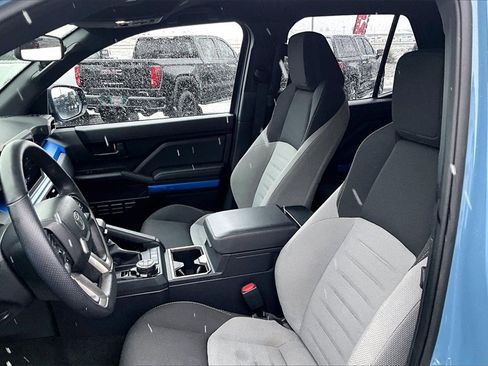 Used 2025 Toyota 4Runner TRD Off-Road image 24