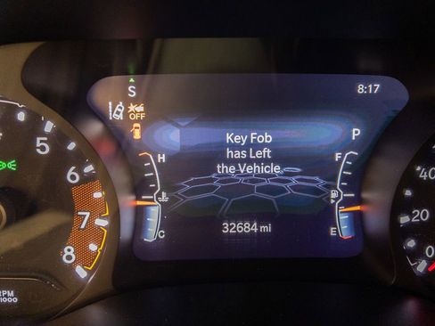 Used 2025 Jeep Compass Limited image 17