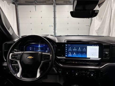 Used 2023 Chevrolet Silverado 1500 LTZ w/ LTZ Premium Package AWD/4WD image 16