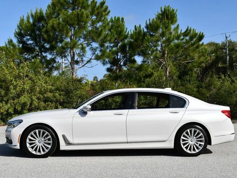 Used 2018 BMW 740i RWD image 26