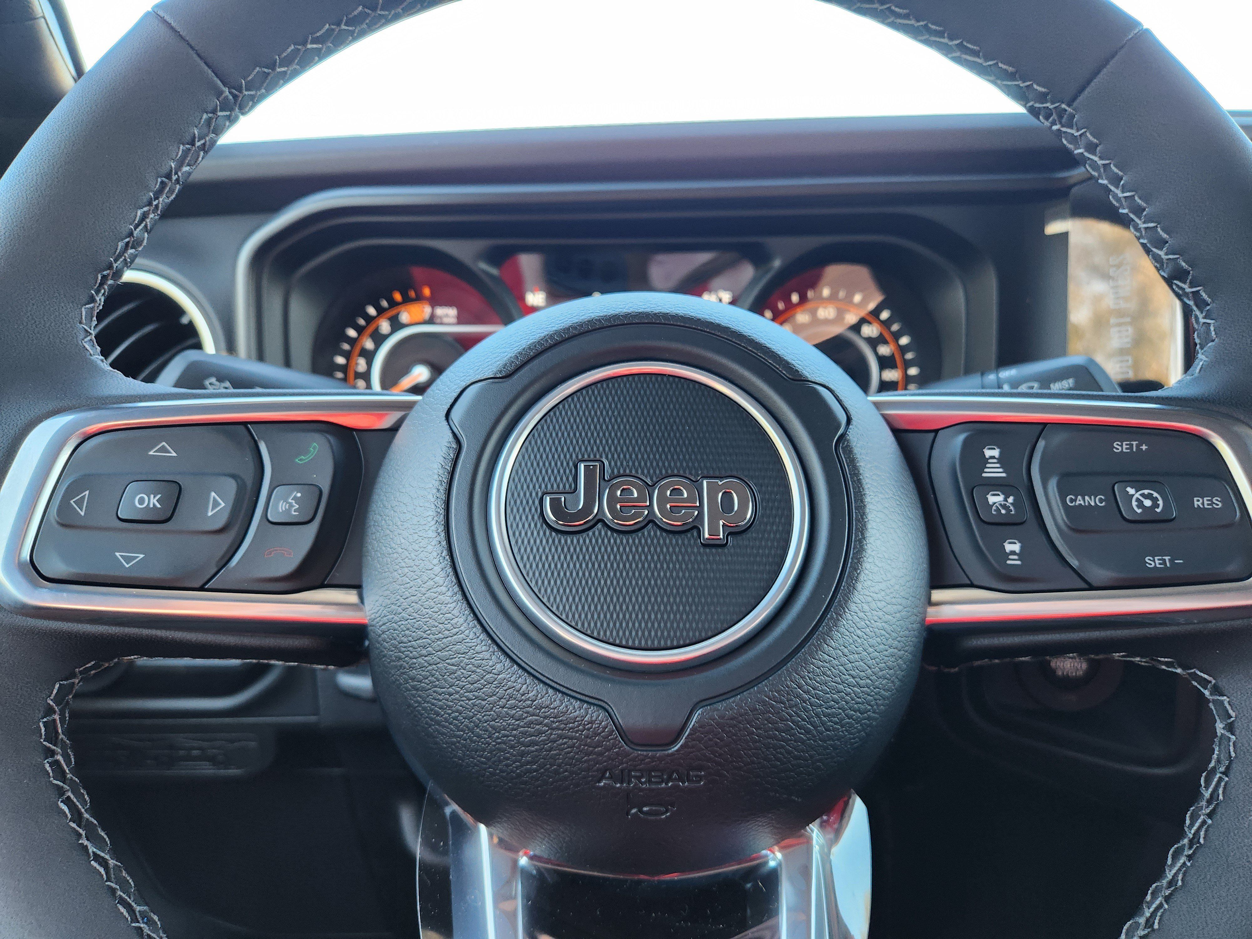 New 2025 Jeep Wrangler Unlimited Sahara AWD/4WD image 28