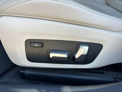Used 2020 BMW 330i Sedan RWD image 11