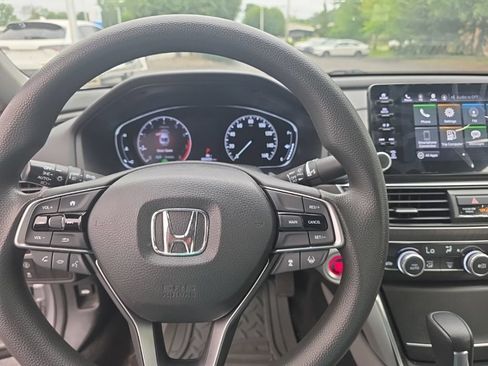 Used 2018 Honda Accord EX image 16