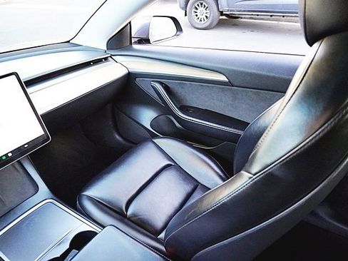 Used 2022 Tesla Model 3 Long Range image 23