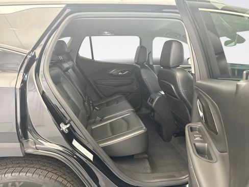 Used 2024 GMC Terrain SLT AWD/4WD image 17