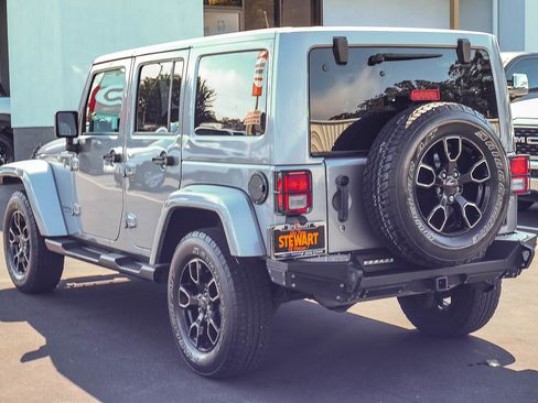 Used 2018 Jeep Wrangler Unlimited Sahara AWD/4WD image 20