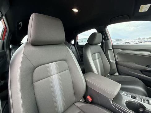 Used 2025 Honda Civic Sport image 27