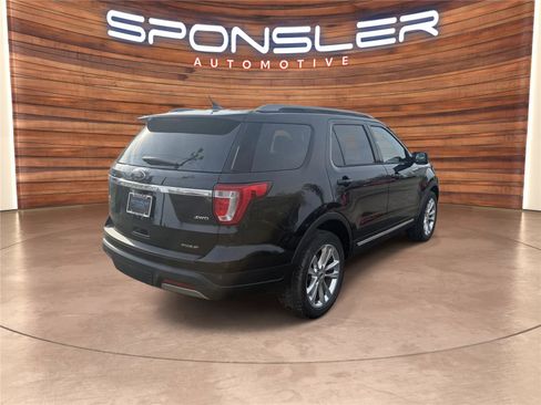 Used 2019 Ford Explorer XLT w/ Equipment Group 202A image 7