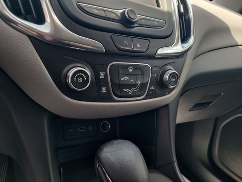 Used 2022 Chevrolet Equinox LT FWD image 19