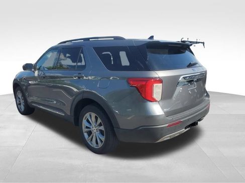 Used 2023 Ford Explorer XLT w/ Equipment Group 202A AWD/4WD image 3