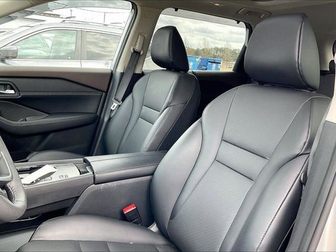 Certified 2023 Nissan Rogue SV w/ SV Premium B Package image 8