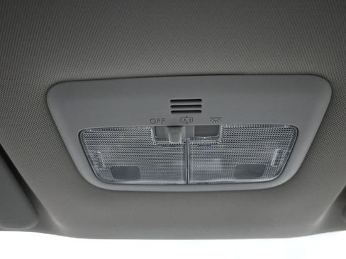 Used 2016 Toyota Corolla LE image 17