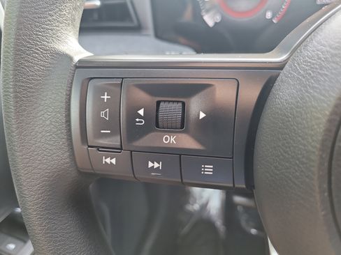 Used 2025 Nissan Kicks SV image 28