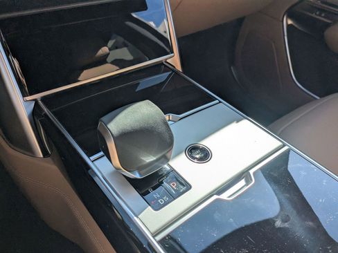 New 2026 Land Rover Range Rover SE image 21