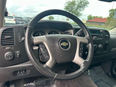 Used 2014 Chevrolet Silverado 2500 LT w/ Interior Plus Package AWD/4WD image 3