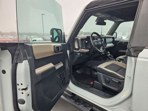 Used 2022 Ford Bronco Wildtrak image 17