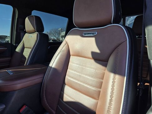 Used 2024 GMC Sierra 2500 Denali Ultimate image 18