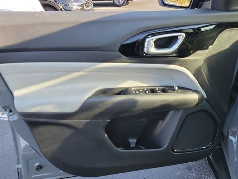 Used 2024 Jeep Compass Limited image 20