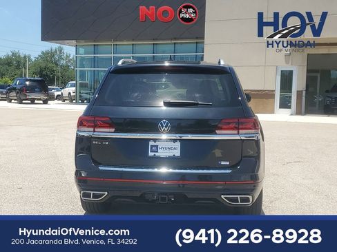 Used 2023 Volkswagen Atlas SEL Premium AWD/4WD image 7