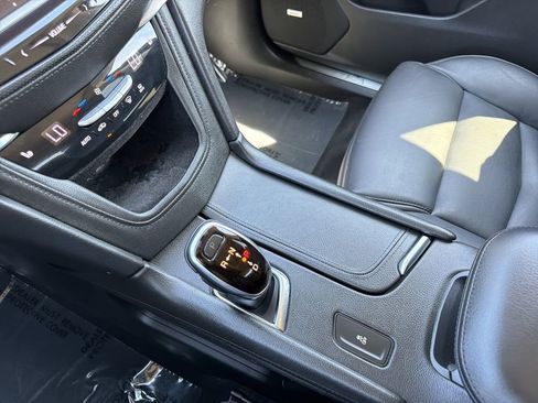 Used 2018 Cadillac XT5 Luxury w/ Driver Awareness Package FWD image 7