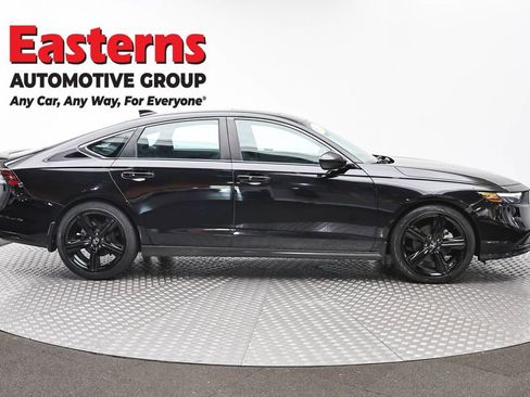 Used 2023 Honda Accord Sport image 4