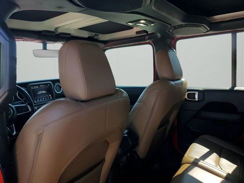 Used 2020 Jeep Gladiator Overland image 17