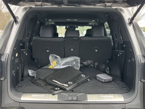 Used 2024 Lexus LX 600 4WD w/ Appearance Package image 30