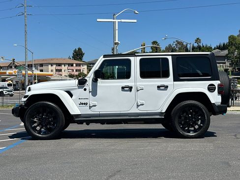 Used 2023 Jeep Wrangler Unlimited Sahara AWD/4WD image 2