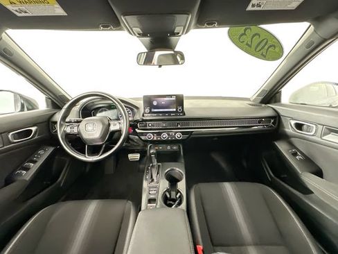 Used 2023 Honda Civic Sport image 3