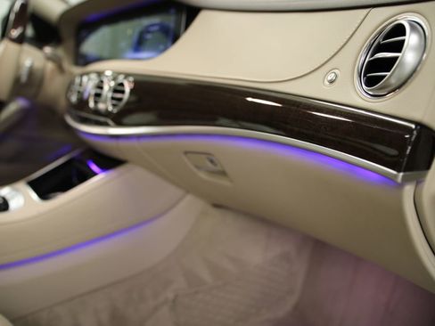 Used 2019 Mercedes-Benz S 560 4MATIC Sedan image 24