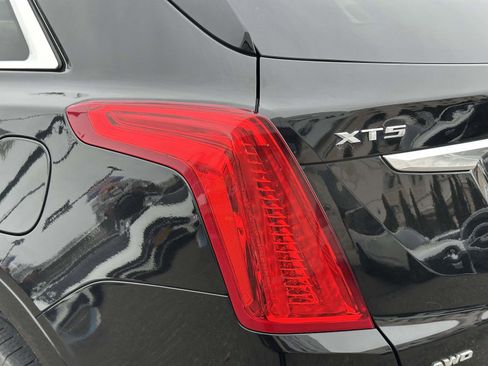 Used 2019 Cadillac XT5 AWD 4dr AWD image 6