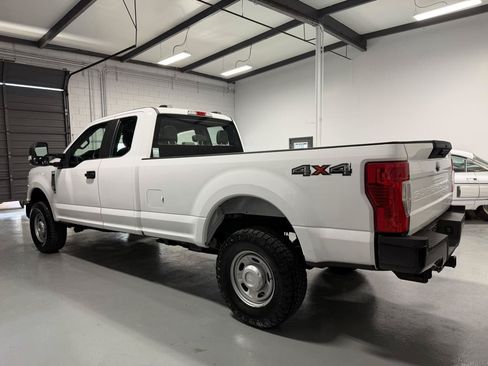 Used 2022 Ford F250 XL w/ Power Equipment Group AWD/4WD image 8
