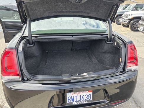 Certified 2021 Chrysler 300 Touring w/ Sport Appearance Package image 19