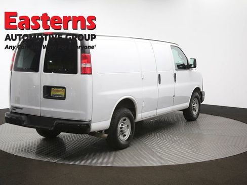 Used 2017 Chevrolet Express 2500 image 40