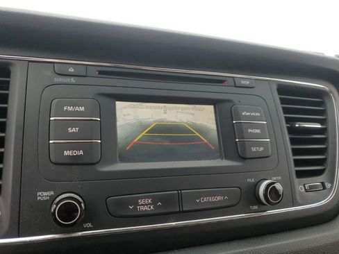 Used 2016 Kia Sedona LX w/ LX Convenience Package image 20