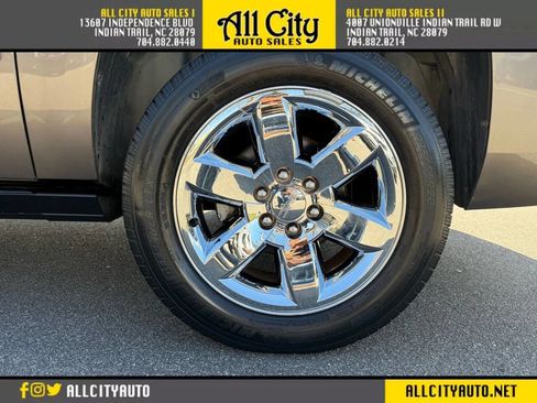 Used 2011 GMC Yukon XL SLT w/ SLT-2 Equipment Package image 32